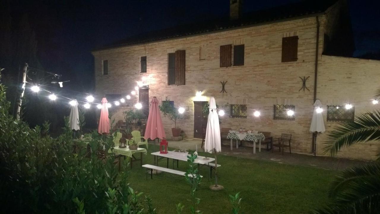 Affitta Camere Il Pettirosso Fermo Eksteriør bilde